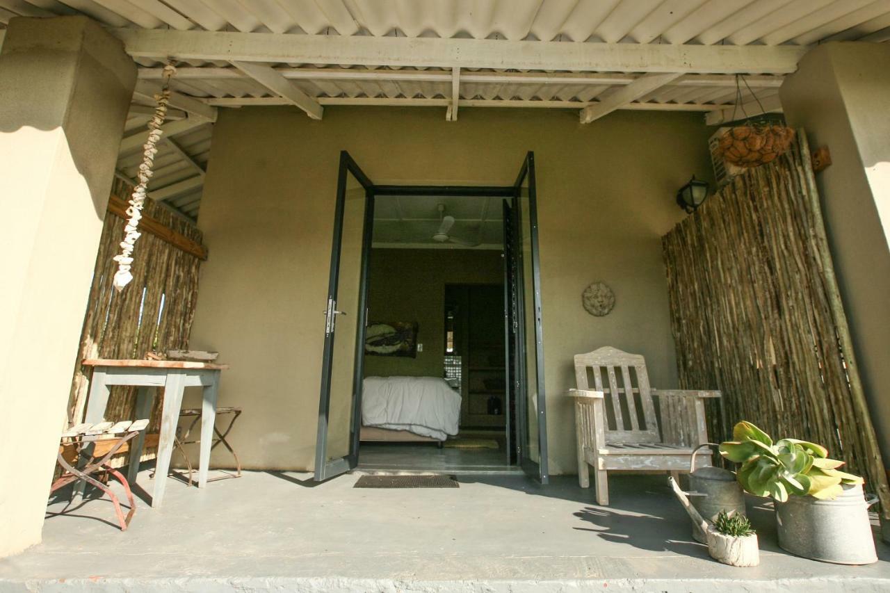 Shark And Shoal Guest House Umkomaas Exterior foto